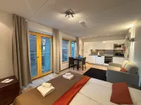 Levi Suites Levi Gold