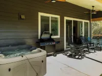 Charming Cozy Eco Hut - Serene Yosemite Escape - The Black Swan Hotels in Coarsegold