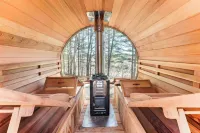 'northwood Tours Escape': Hot Tub & Lake Access! - 4-Star