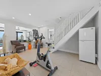 Spacious 5-bedroom house with Pool, Ocean Views, Dock in  wonderful Marathon, Fl - 방갈로