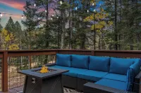 Mini Mountain Retreat surrounded by Trees in enchanting Divide with WiFi
