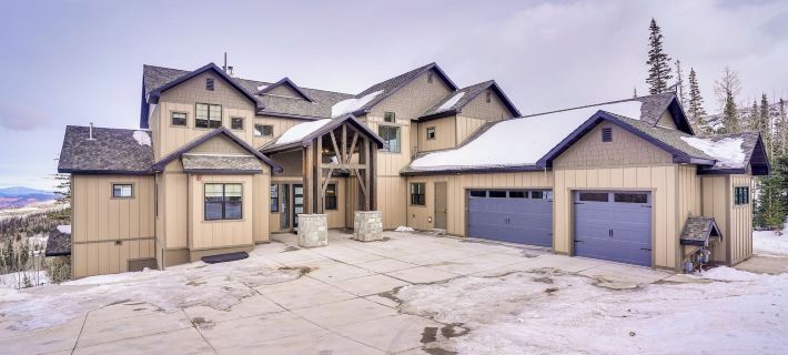 Spacious Utah Escape w/ Balcony & Mountain Views! Hotels in Brian Head