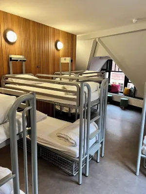 Durty Nelly's Inn Hotels in der Nähe von Theater Instituut Nederland