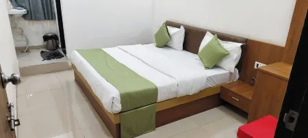 Hotel Radhe Отели в г. Панчмахал