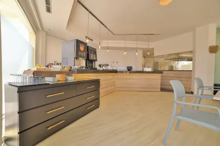 Apartamentos Azul Playa Отели рядом с достопримечательностью «Castillo de Santueri»