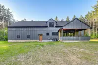 Brantingham Home: ATV & Snowmobile Trails On-site! - Homestays