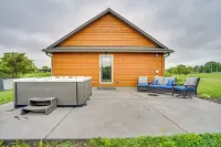 Hot Tub and Trail Access Spacious Stockholm Retreat - 3-Star
