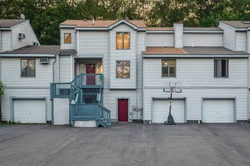 Lakeside Haven Ping Pong, Fire Pit & Mins to Big Boulder & Lake Harmony