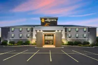 La Quinta Inn & Suites by Wyndham Batavia Hotels in Batavia