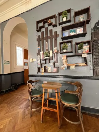 Nitocrisse Hotel Отели рядом с достопримечательностью «Sha'ar Hashamayim Synagogue»