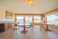 Vali Ho Motel by OYO Weslaco Mercedes Hotels in Weslaco