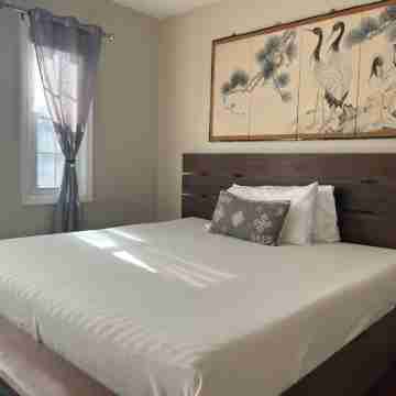 Walk to Nats and Audi Stadiums, close to Museums and US Capital w/ Free Parking Rooms