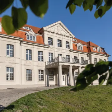Schlosshotel Neustrelitz Отели в г. Нойштрелиц