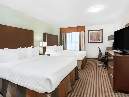 Ramada by Wyndham Carlyle Hotels in Carlyle