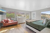 Luxury Moab Home, Stunning Views, 7 bd, sleeps 26