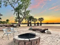 Cozy 2 bedroom Cottage by the River