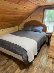 Cozy cabin in charming Hornell.Riding distance to Tall Pines and close to Alfred
