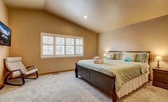 Sutter Trail Sparkles - Air Conditioned Large Family Home!