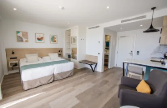 セルバトール ハルタグーナ - アダルト オンリー