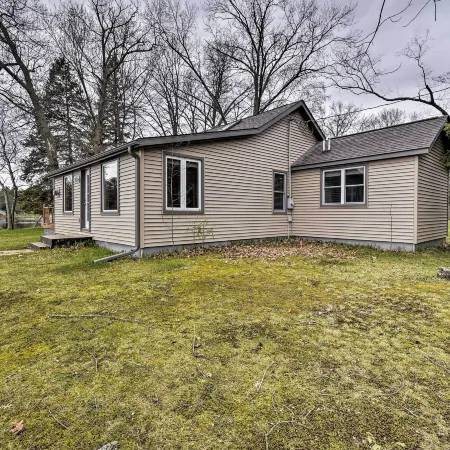 Lakefront Home w/ Seasonal Dock - 2 mi to Skiing!