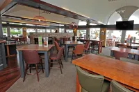 Premier Inn Torquay Seafront - Beach