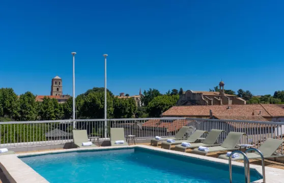 阿爾勒競技場中心美居