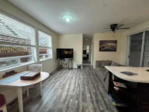 Family & Pet Paradise  2BR 2BA Home, Fenced Yard, Private Wi-Fi, Great Location