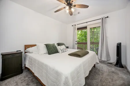 New Listing - Cape Royale Tree House w/ Fire Pit – Direct Lake Access