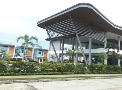 BRAND NEW HOME- 2 Minutes from Davao Int'l Airport  W/ SWIMMING POOL & BALCONY Hotels in Talomo