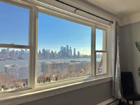 World Cup Views of NYC - 15 Min to NYC Hotels near Port Imperial / Weehawken