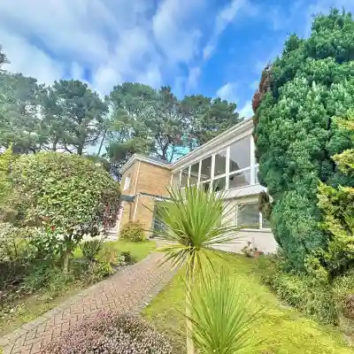 5 Bed House - Pool - Hot Tub - Sauna - Pool Table - Near New Forest - Sleeps 12 Hotel Exterior