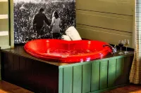 DisconnectToReconnect • Sauna • Stars • Dog-Friendly • 7 Mins to Pigeon Forge - Romantic