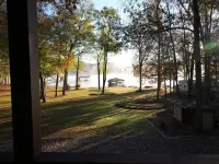Lakefront Cabin-Giant Covered Porch-Gourmet Kitchen. Boulder Fire Pit! Bliss!!