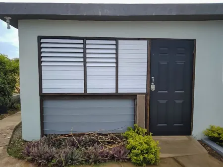 CharmingTropical beach retreat at Hellshire Beach Suite 2