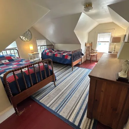 Coastal Comfort: Family-Friendly 2BR Beach House in the Heart of Wells