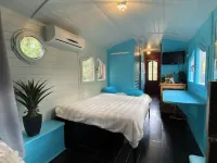 Roulotte with air conditioning and private pool in Tourtour