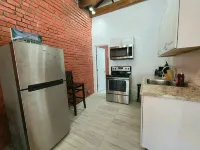 Downtown New Orleans Penthouse - 2 Min Walk to French Quarter - 4A - 방갈로