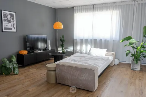 Perfect city center location, 107 sqm, directly at the opera house in suite flair with balcony!