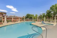 Best Western Plus Greenwell Inn - Rooftop Pools