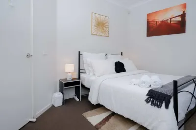 Family And Remote Work Friendly-Only 4 Minutes from The Pacific Werribee Hotel in zona Werribee Skatepark (Eldan Drive)