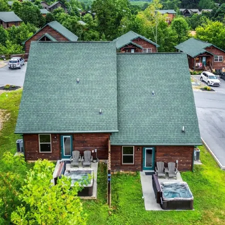 Stars & Stripes Cabin • Hot Tub, Bunk Beds & Arcade • 2 Min to Dollywood
