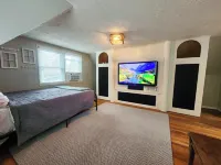 Adorable & Charming Single-Family Home!