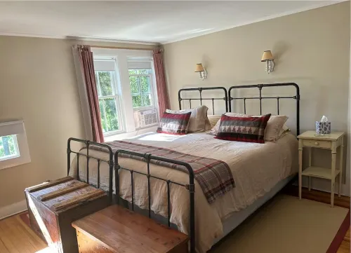 Greek Revival Farmhouse in Stockbridge Hotels in Stockbridge