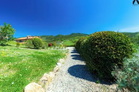 Panoramic apartment with swimming pool and private garden