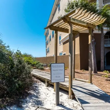 Sassy Seahorse! 200 Yards to Beach! Neighborhood Pool