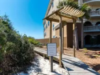 Sassy Seahorse! 200 Yards to Beach! Neighborhood Pool