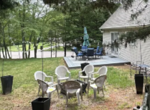 New for 2025 3 Bedroom Retreat 1 Mile from Westerly’s Beautiful Beaches!