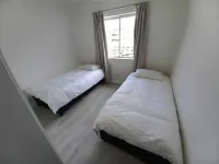 Cosy apartment by the ocean, located in a family friendly town.