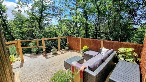 Relaxing, peaceful and tranquil.Dedicated Private off road parking.