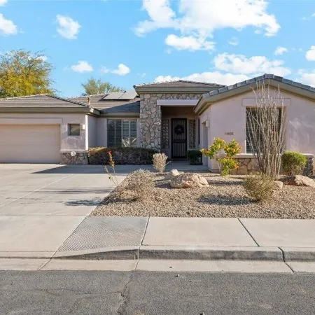 Spacious 5-Bedroom House with Heated Pool, Hot Tub and Fire Pit.